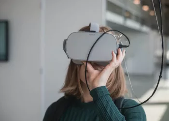 how to become a virtual reality coach